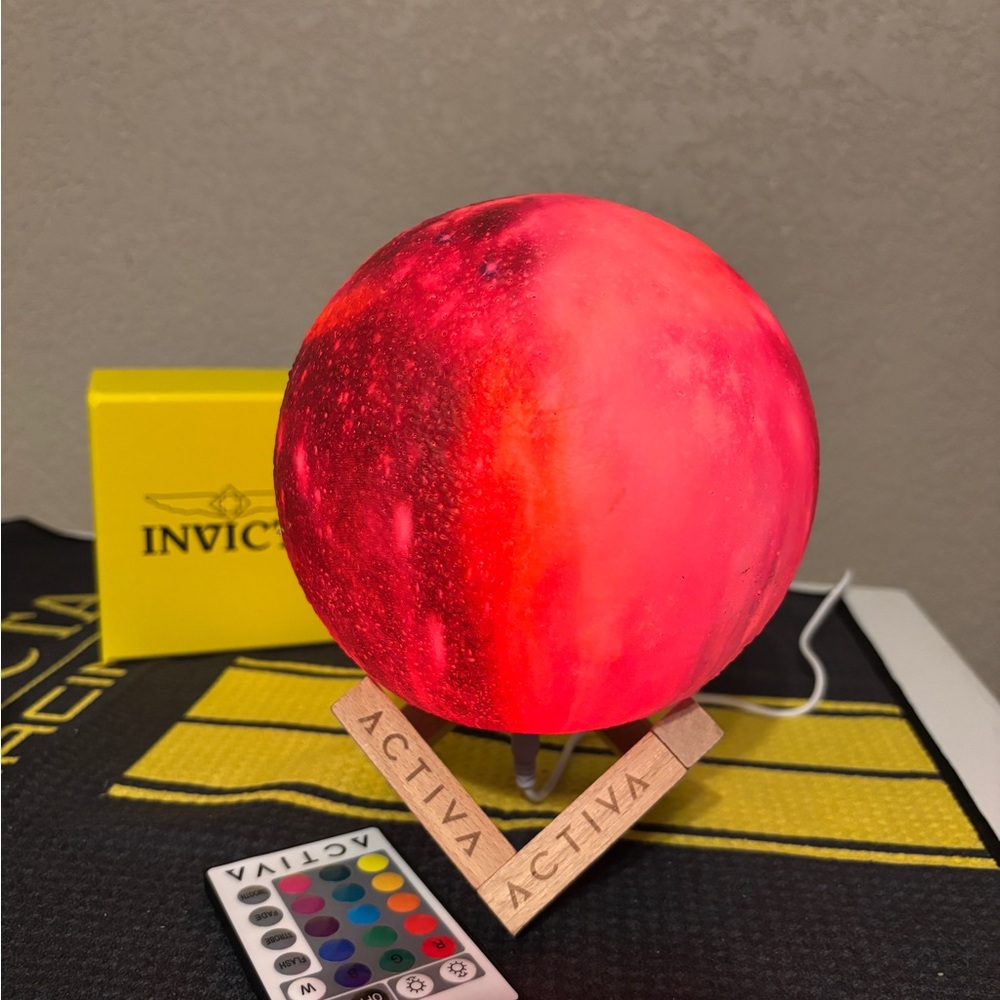 Activa by Invicta Vibrant color changing LED Globe. Brand new and sealed boxes.